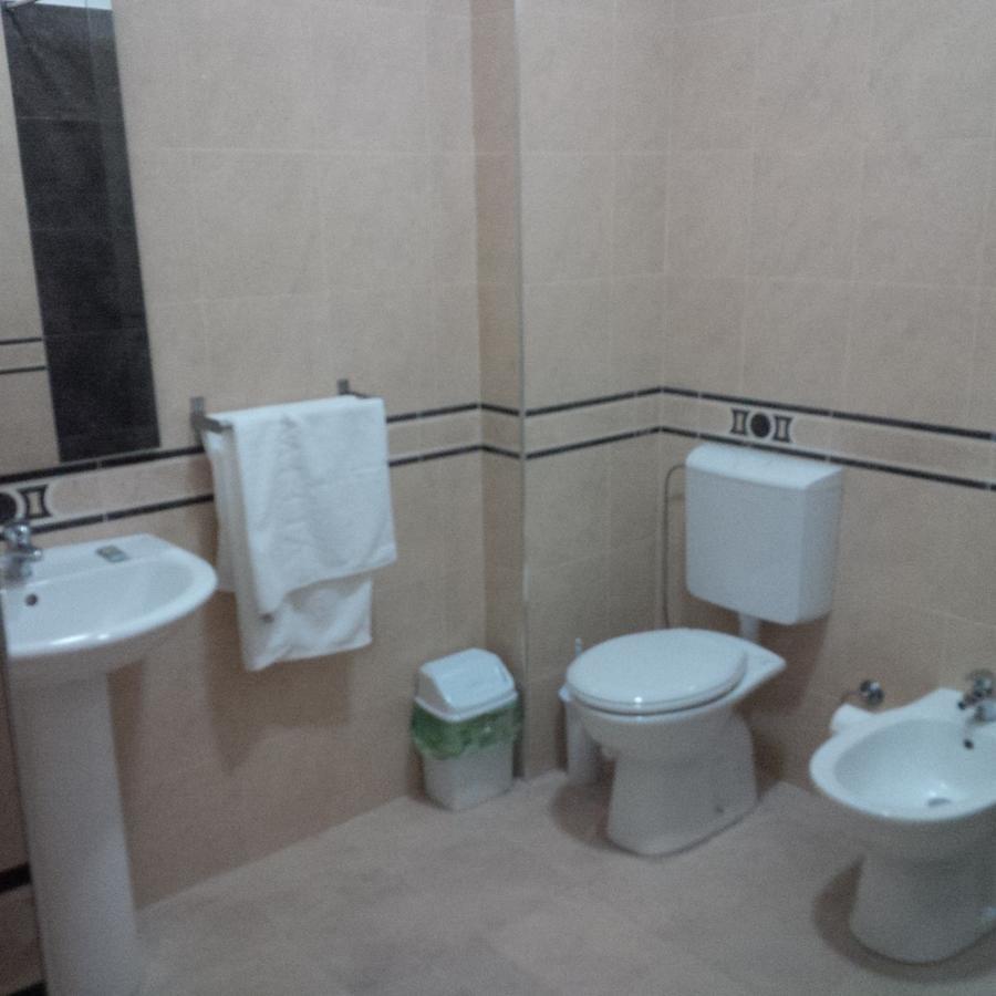 Herges Hotel Драч Екстериор снимка