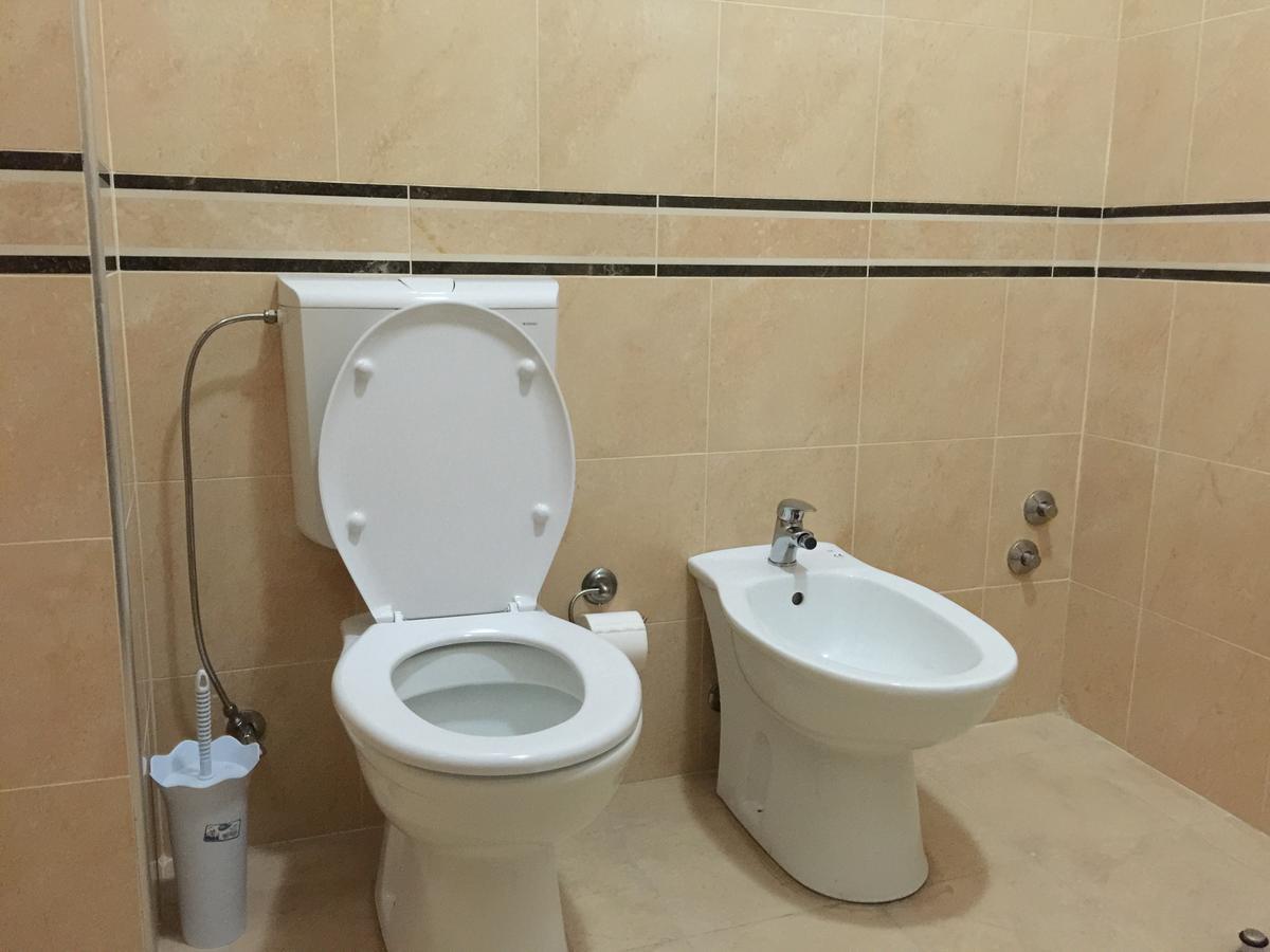 Herges Hotel Драч Екстериор снимка