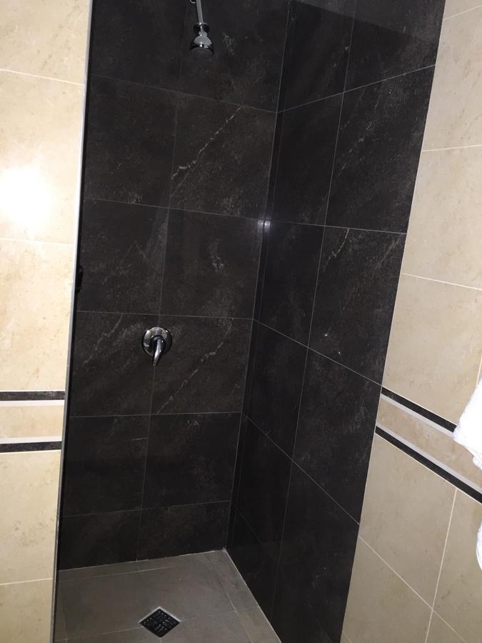 Herges Hotel Драч Екстериор снимка