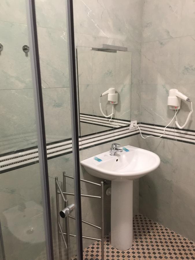 Herges Hotel Драч Екстериор снимка